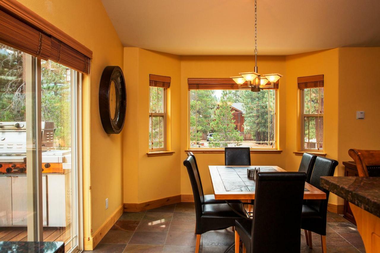 5-Star Luxury Tahoe Cabin! Great Location! Pool Table!Darts! Poker! Ping Pong! Games! South Lake Tahoe Luaran gambar