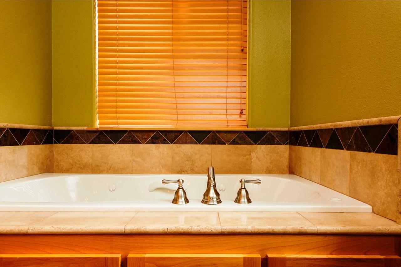 5-Star Luxury Tahoe Cabin! Great Location! Pool Table!Darts! Poker! Ping Pong! Games! South Lake Tahoe Luaran gambar