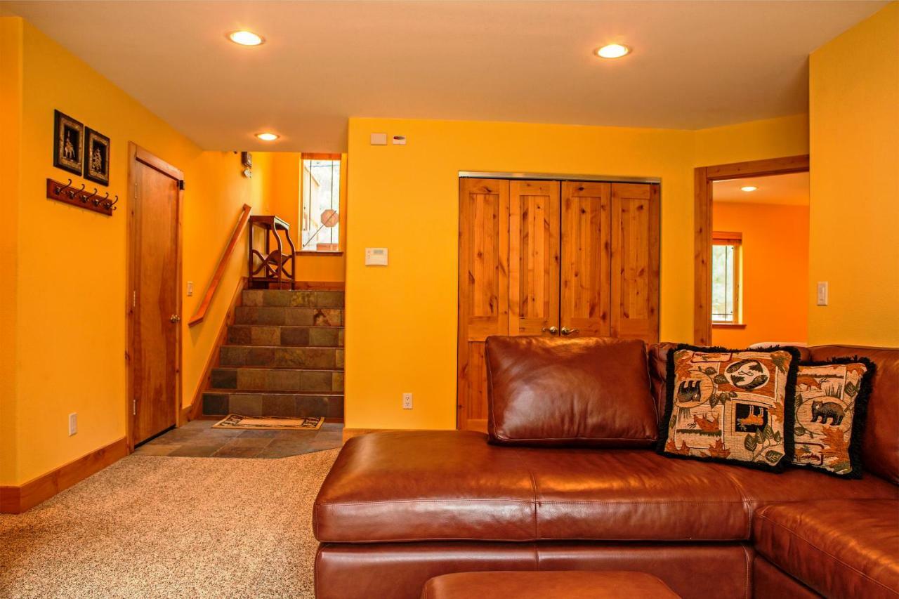5-Star Luxury Tahoe Cabin! Great Location! Pool Table!Darts! Poker! Ping Pong! Games! South Lake Tahoe Luaran gambar