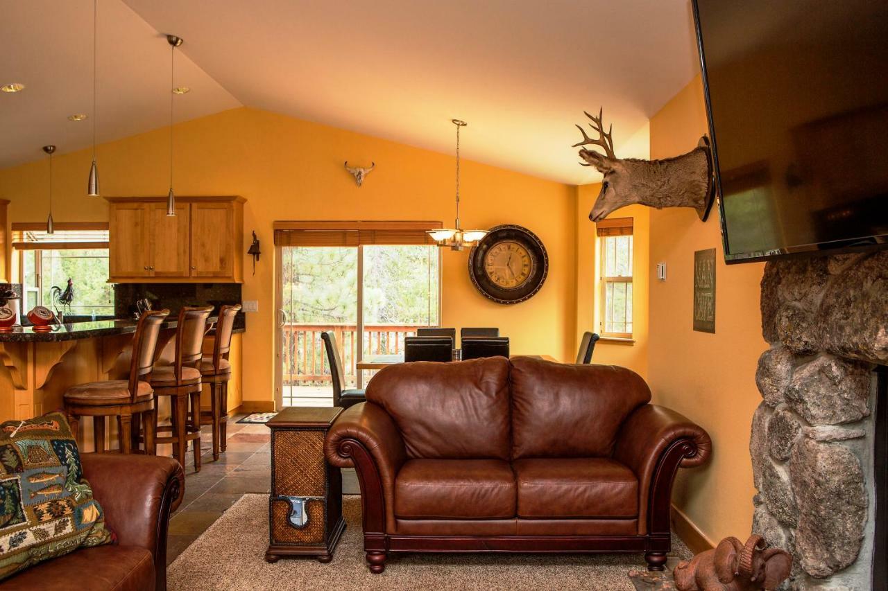 5-Star Luxury Tahoe Cabin! Great Location! Pool Table!Darts! Poker! Ping Pong! Games! South Lake Tahoe Luaran gambar