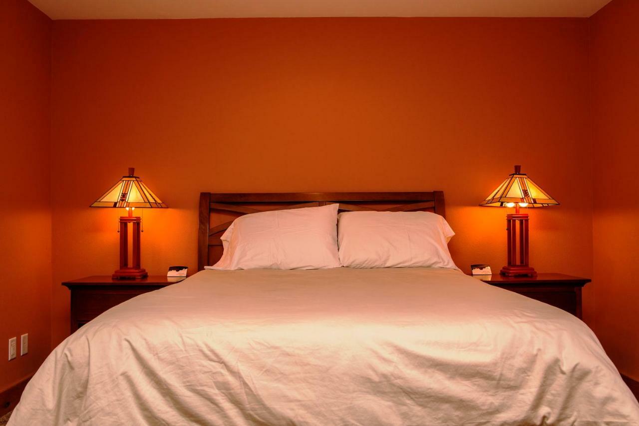 5-Star Luxury Tahoe Cabin! Great Location! Pool Table!Darts! Poker! Ping Pong! Games! South Lake Tahoe Luaran gambar